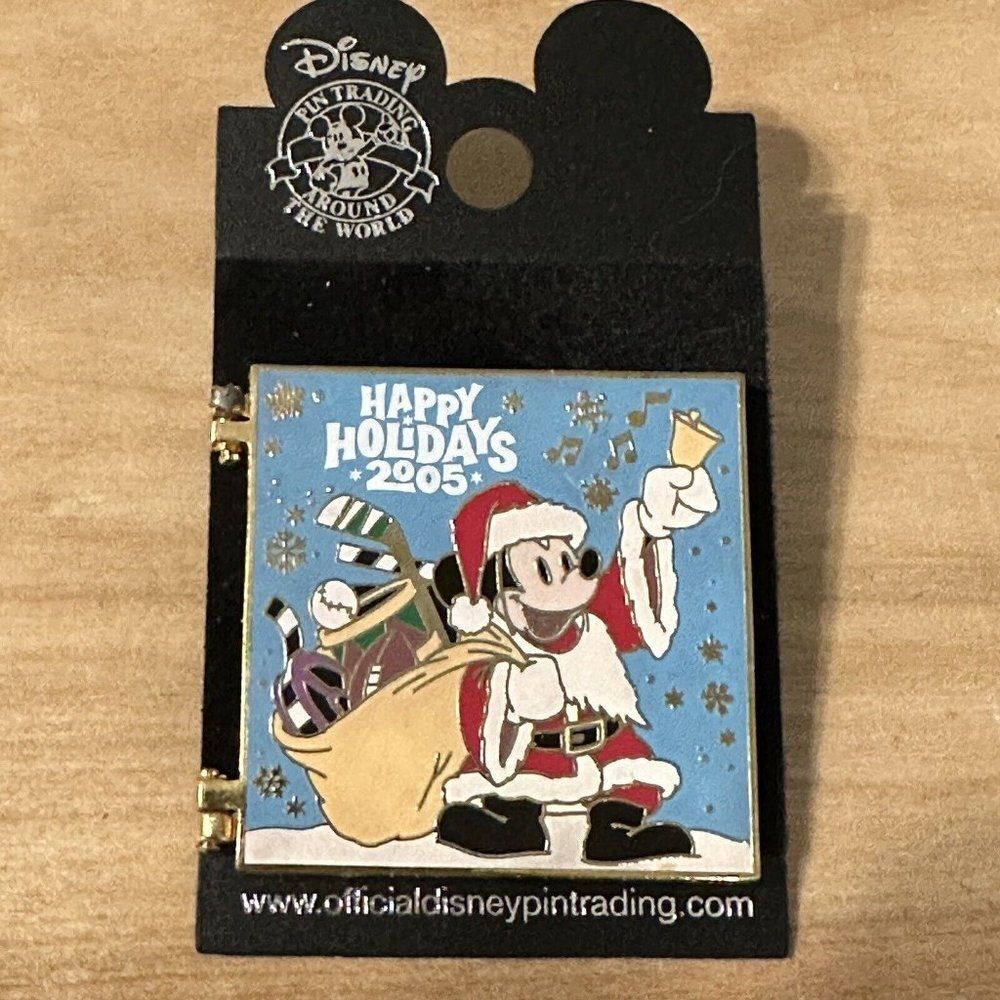 Disney Trading Pin Happy Holidays 2005 Mickey Mouse All Star Resort Hinged Santa